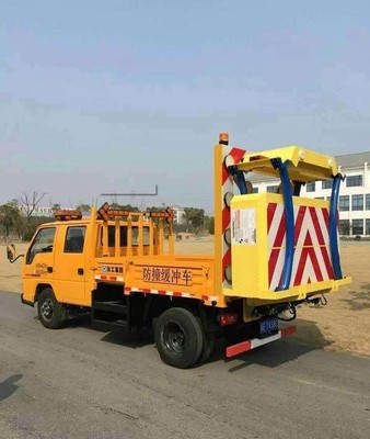 青原防撞緩沖車租賃與萬安16米橋梁檢測車出租 現(xiàn)代工程車輛服務新選擇